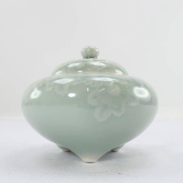 十二代 酒井田柿右衛門 青磁菊浮上香炉 陶磁器 骨董品 _ 【中古】_3