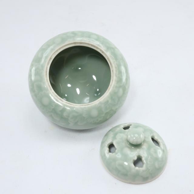 十二代 酒井田柿右衛門 青磁菊浮上香炉 陶磁器 骨董品 _ 【中古】_7