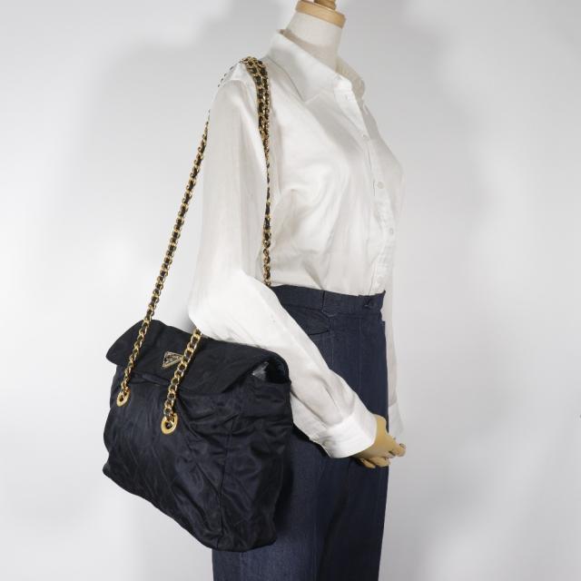 【美品】PRADA プラダ　ナイロン キルティング チェーンショルダーバッグ PRADA プラダ チェーンショルダー キルティング ナイロン 紺