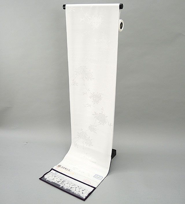 長襦袢 新品 正絹 丹後綸子 皇室献上品 玉ゆら 桃地紋 白長襦袢 新品 未仕立 の通販はau Pay マーケット きもの翔鶴