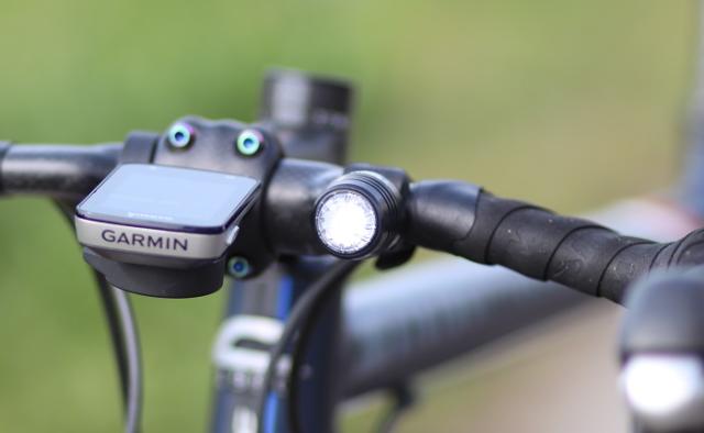 サイクルライト コンパクトusb充電ポジションライト 4モード 選べる2カラーの通販はau Pay マーケット 自転車のライトをつけようショップ