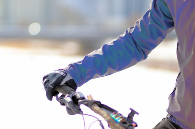 サイクルジャケット 虹色に輝く『イリディス』ウィンドブレーカー 撥水の通販はau PAY マーケット - 自転車のライトをつけようショップ