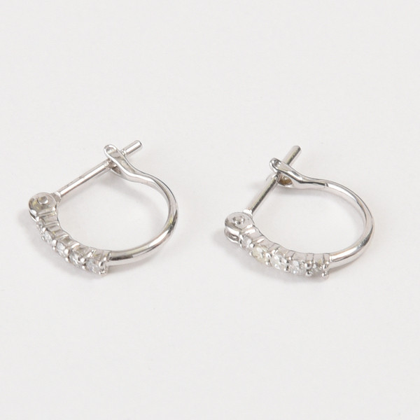 Pt900　プラチナ900　0.1ct フープダイヤピアス