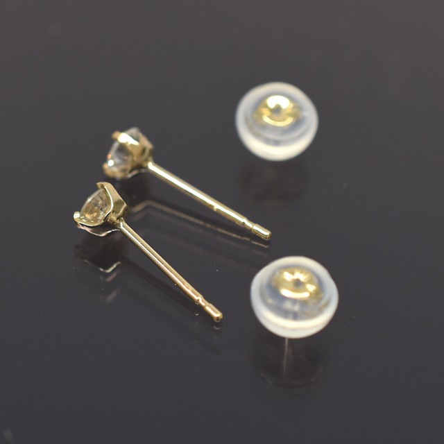 K18 　18金　イエローゴールド　シンプル3本爪タイプ　ダイヤモンド 一粒ピアス　直径3.0ｍｍ　ダイヤ 0.2ｃｔ