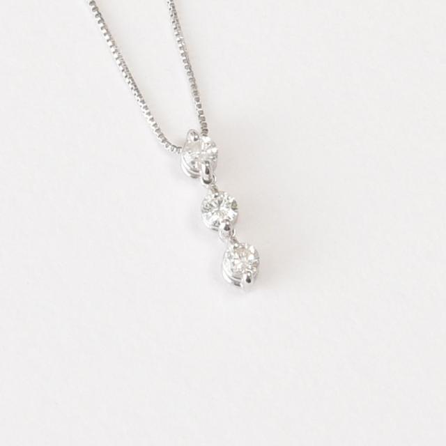 K18WG スリーストーン ダイヤモンドネックレス 0.2ct_5