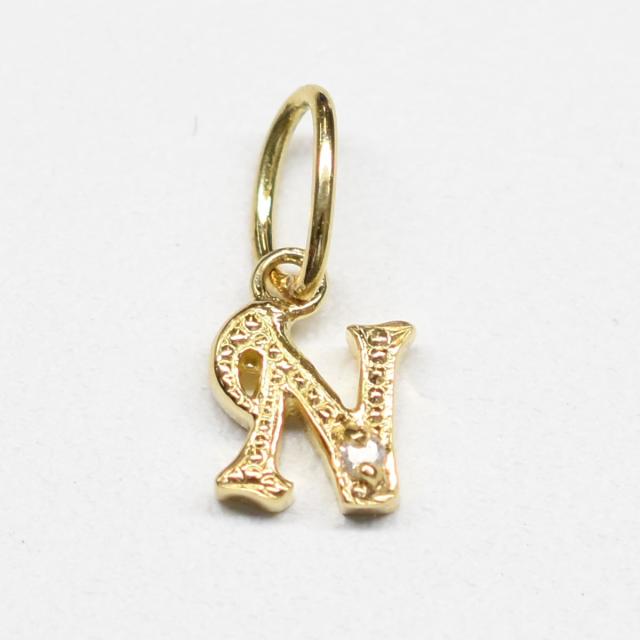 K18　18金　ダイヤ付きイニシャルペンダントヘッド　（イニシャルN）　ダイヤ0.01ct