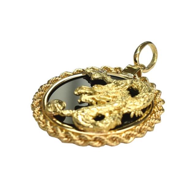 K18 18金 オニキス 龍 ペンダントトップ 27mm×27mmの通販はau PAY