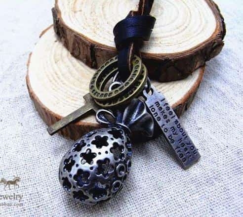 人気の アンティーク 革紐 ロング ネックレス レトロ で おしゃれな メンズ レディース 兼用 アクセサリーの通販はau Pay マーケット Unveil