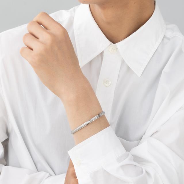 ハワイアンジュエリー ペアバングル ペアブレスレット つけっぱなし 刻印 ステンレス 金属アレルギー対応 大人 シンプル プルメリア スクロール おしゃれ ハワイアン サージカルステンレス 2本セット価格 テラグラティア Terra-gratia lstb012st_strg_pair_6