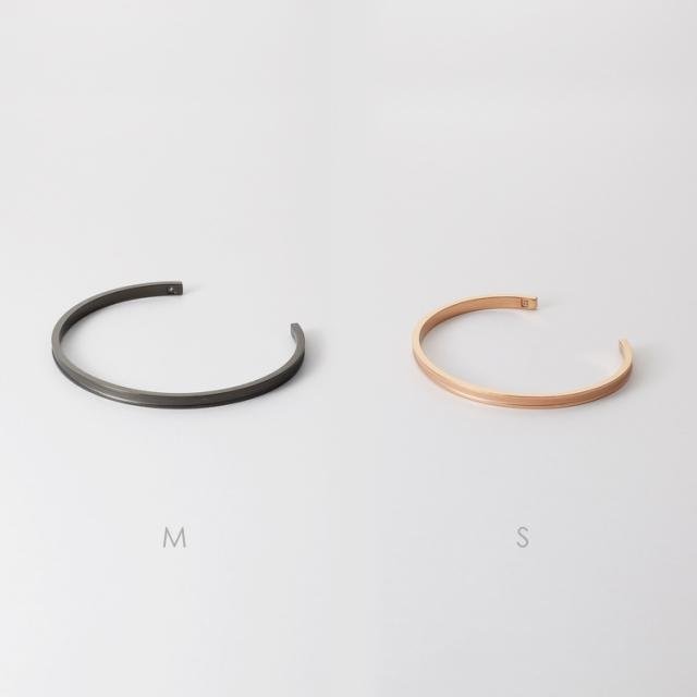 ペアバングル カップル 刻印 つけっぱなし 金属アレルギー対応 ステンレス シークレットダイヤモンド 大人 シンプル マットライン ガンメタルブラックカラー ローズゴールドカラー テラグラティア Terra-gratia PairBangle lstb013gun_rg_pair_8