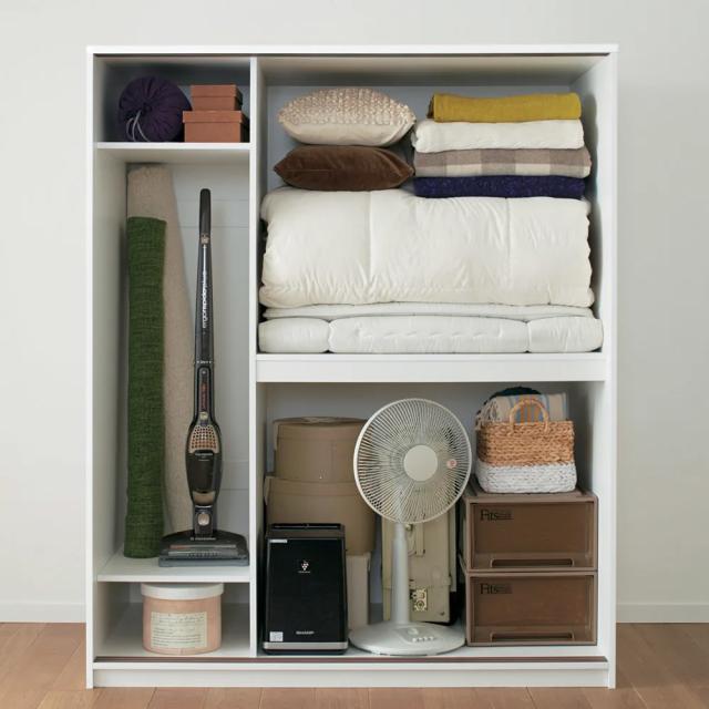 3枚扉ベージュのワードローブのご紹介です