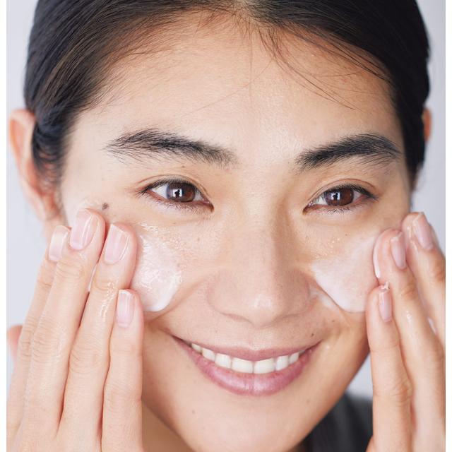 ララビュウ モイスチャークレンジングミルク 200ml お得な2本組