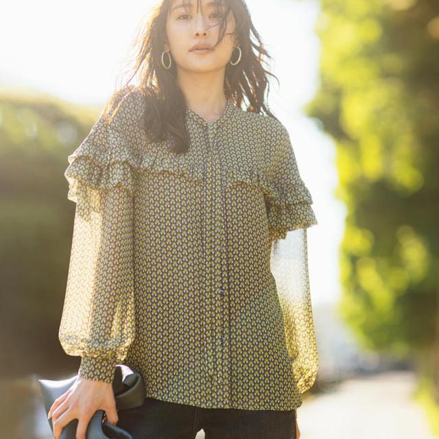 トップス プリント 柄トップス 幾何学柄プリント ボウタイ フリル ブラウス 278803の通販は