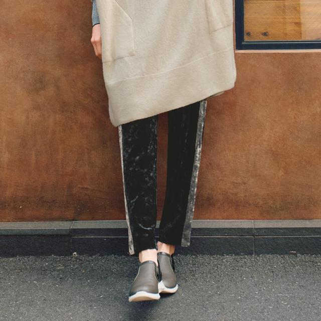 パンツ クラッシュベロア ライン入りパンツ F18802の通販は