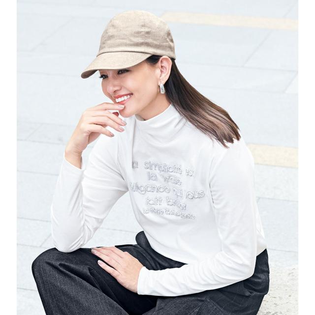 スパンコール＆サガラ刺しゅうロゴ タートルネック プルオーバー シャツ ブラウス プルオーバー 142401