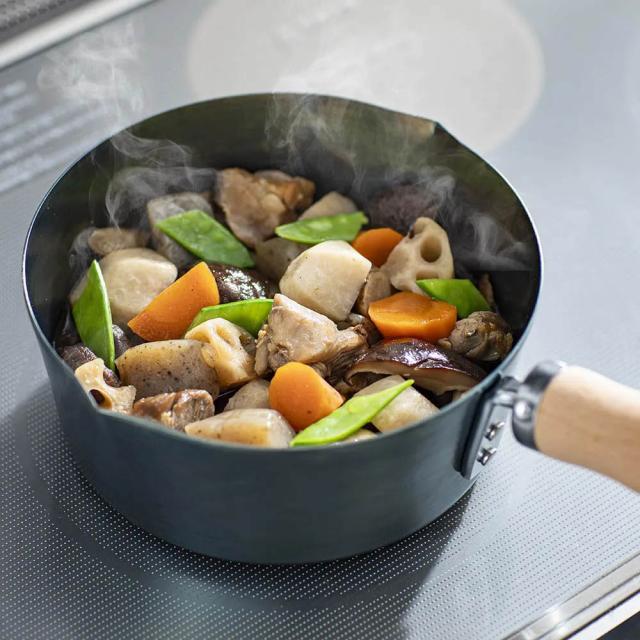 ≪単品≫ 鉄分もおいしさも足し加える！ 鉄の片手なべCOTETSU/コテツ【18糎】 鍋 フライパン 片手なべ 出どころ食麺麭 652611