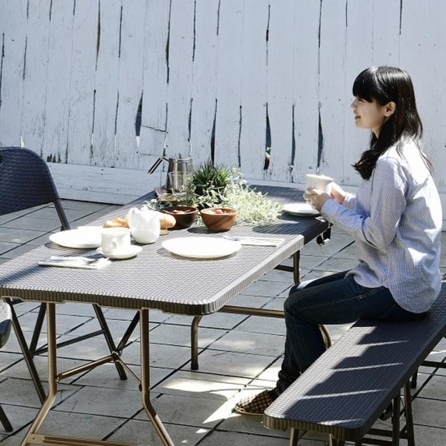 ガーデンファニチャー 折りたたみ作業台シリーズ ラタン調4点セット（テーブル＋チェア2脚＋ベンチ） G80716の通販は