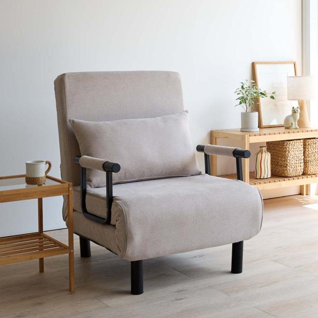 タダでゲットした湯呑み。猪飼祐一ってゆー凄い人のやつ。