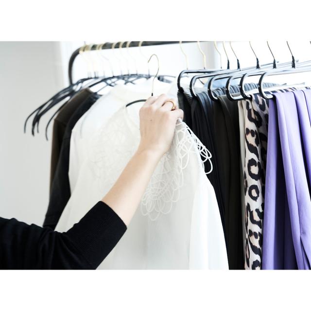 ≪お得な60本組≫ ジャストフィットハンガー ラウンド【MAWA（マワ）×スタイリスト・小山田早織コラボ】 衣類ハンガー スカート 582403_1