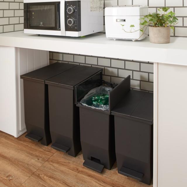 掃除用品 キッチン 分別 【35リットル×3個組】抗菌加工あり 棚下に置けるペダル式ダストボックス 527510の通販は 12,989円