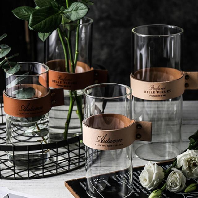 花瓶ガラス おしゃれ花瓶 花器 レザーフラワーベース レザーバンド 北欧風 ガラスボトル 水耕栽培 インテリア Lサイズ の通販はau Pay マーケット 東京パンダ