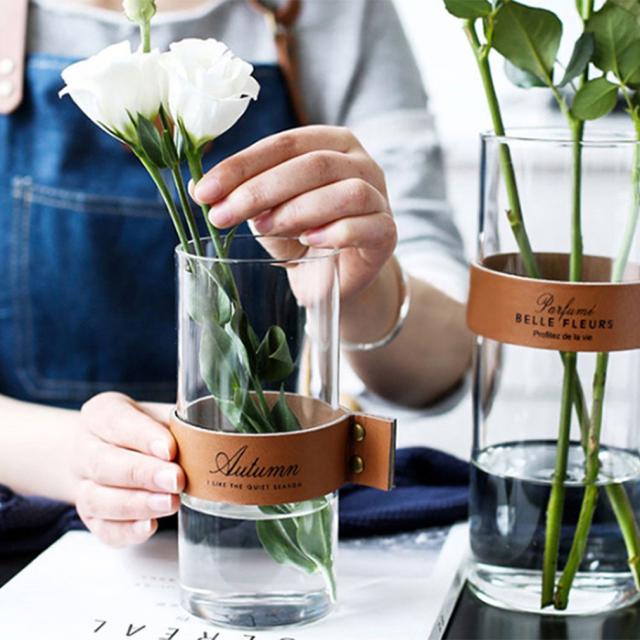 花瓶ガラス おしゃれ花瓶 花器 レザーフラワーベース レザーバンド 北欧風 ガラスボトル 水耕栽培 インテリア Lサイズ の通販はau Pay マーケット 東京パンダ
