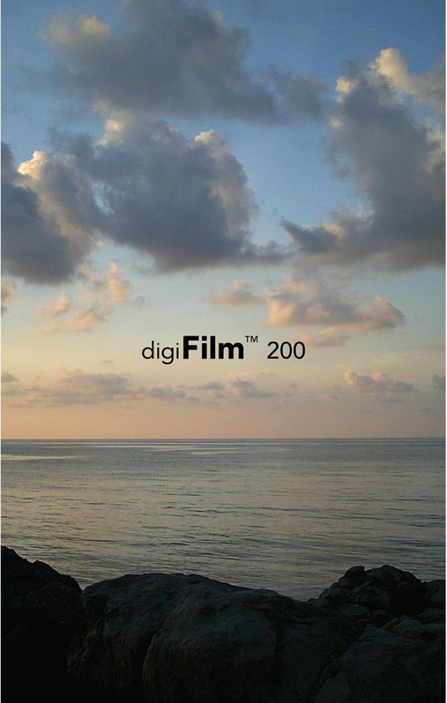 デジタルカメラ ヤシカ 通販 デジフィルムカメラ YASHICA digiFilm CAMERA Y35 with digiFilm200 デジフィルム レトロ 昭和 おしゃれ かわいい ヴィンテージ感 1400万画素 電池 単3乾電池 トイカメラ レトロカメラ_4