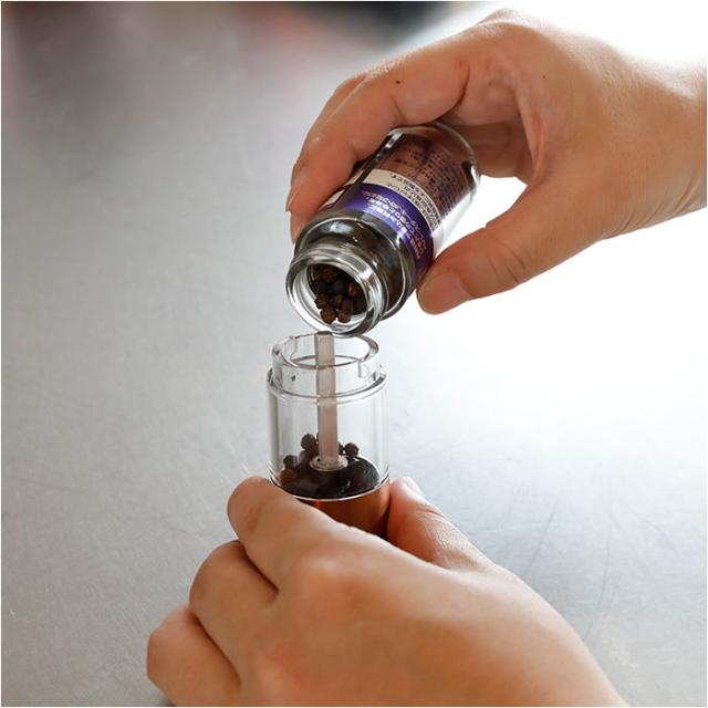 ソルト アンド ペッパー ミル 電動 通販 ソルト&ペッパー 電動ミル 電動式 調味料 押すだけ スリム 扱いやすい 片手で扱える ウッドスタンド付き 粗さ調節 岩塩 胡椒 スパイス 塩挽き セラミック刃 CB-JAPAN シービージャパン 上品 おしゃれ ギフトの通販は ソルト アンド ペッパー ミル 電動 通販 ソルト&ペッパー 電動ミル 電動式 調味料 押すだけ スリム 扱いやすい 片手で扱える ウッドスタンド付き 粗さ調節 岩塩 胡椒 スパイス 塩挽き セラミック刃 CB-JAPAN シービージャパン 上品 おしゃれ ギフトの通販は