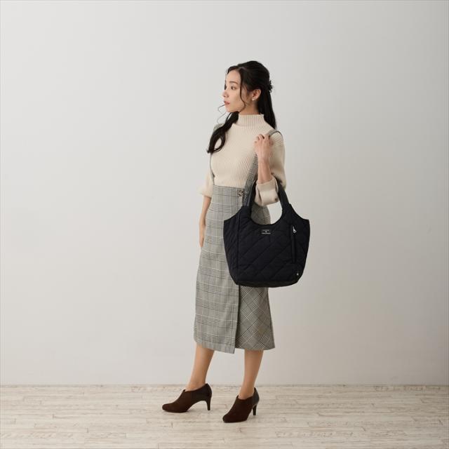 ルートート トートバッグ ROOTOTE 1331 通販 トートバック レディース 通勤 通学 軽量 軽い 撥水 自立 仕切り 肩掛け ナイロン キルティング おしゃれ 可愛い ROUND Parootie Quilt LT.ラウンド.パルーティ.キルト-Cの通販は