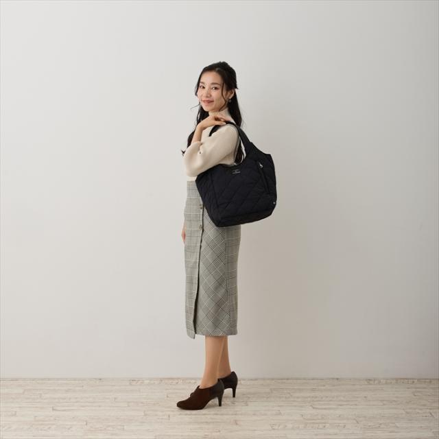 ルートート トートバッグ ROOTOTE 1331 通販 トートバック レディース 通勤 通学 軽量 軽い 撥水 自立 仕切り 肩掛け ナイロン キルティング おしゃれ 可愛い ROUND Parootie Quilt LT.ラウンド.パルーティ.キルト-Cの通販は