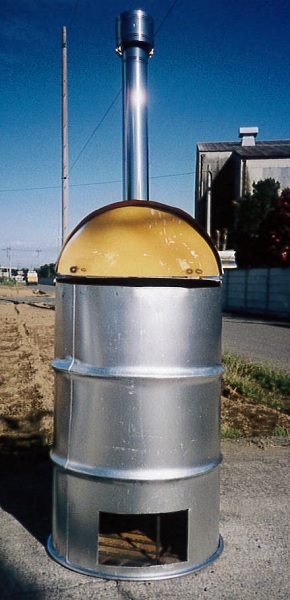ドラム缶 焼却炉 200リッターサイズです