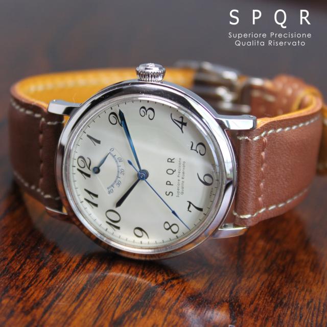 時と共に価値が増す本物で上質な高級機械式腕時計　THE SPQR 手巻パワーリザーブ×最高級フランス製カーフレザーを日本で唯一の馬具メーカーSOMESの職人がハンドメイドで仕上げた渾身の4mm厚時計バンド
