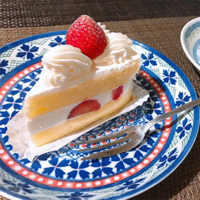 ケーキ皿セット ポタリーフィールド2 クーポン配布中 取寄品 洋食器セット 花柄 おしゃれ かわいい 可愛い 中皿 丸皿 お皿 華やかの通販はau Pay マーケット キッチン用品 食器のowl Kitchen