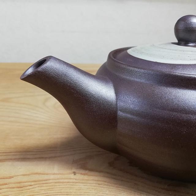 萬古焼 平形急須 2号 底網 白刷毛目 クーポン配布中 取寄品 おしゃれ 使いやすい 大きめ 大き目 大きい 洗いやすい ティーポの通販はau Pay マーケット キッチン用品 食器のowl Kitchen