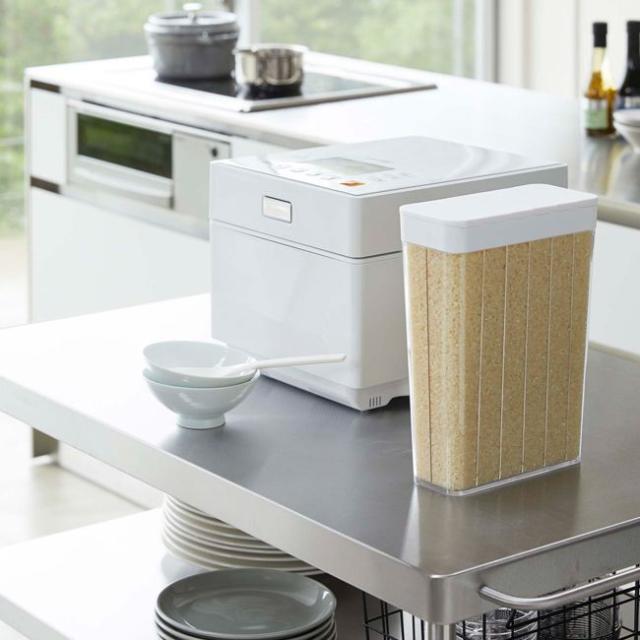 米びつ 冷蔵庫 おしゃれ 1 8kg 米櫃 スリム 12合 1合分別 一人暮らし タワー 野菜室 ドアポケット お米 ストッカー 冷蔵庫用 保存 保管 の通販はau Pay マーケット A La Mode ヤマソロ公式