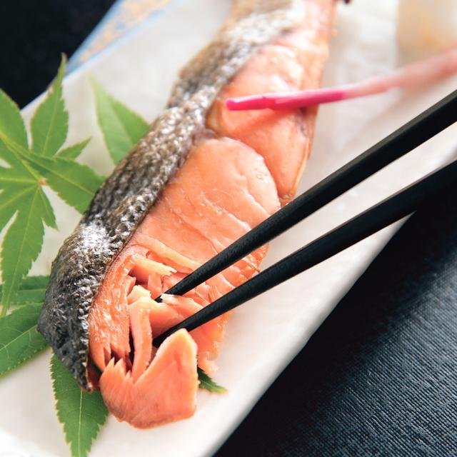 塩引き鮭切身 7切れセット 秋鮭 サーモン 父の日 母の日 お中元 お歳暮 ギフト 御歳暮ギフト