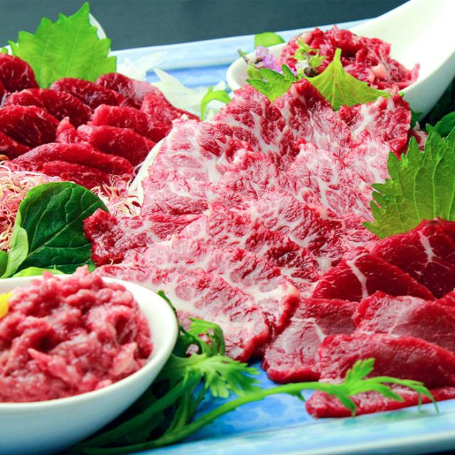 鮮馬刺しバラエティ5種セット 馬肉 熊本県 阿蘇 千興ファーム 小分け 桜うまトロ ユッケ 赤身スライス 大トロスライス ローススライス 御歳暮ギフト