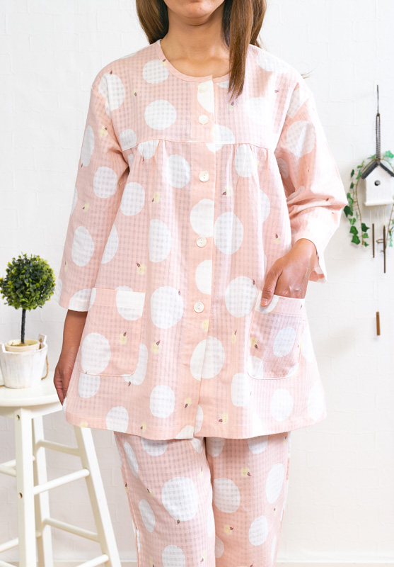 日本製 母の日ギフト 肌に優しい綿100 パジャマ レディース 夏 長袖 前開き 涼しい空羽織生地を使用 蛍柄 初夏 夏向き商品の通販はau Pay マーケット 部屋着の時間