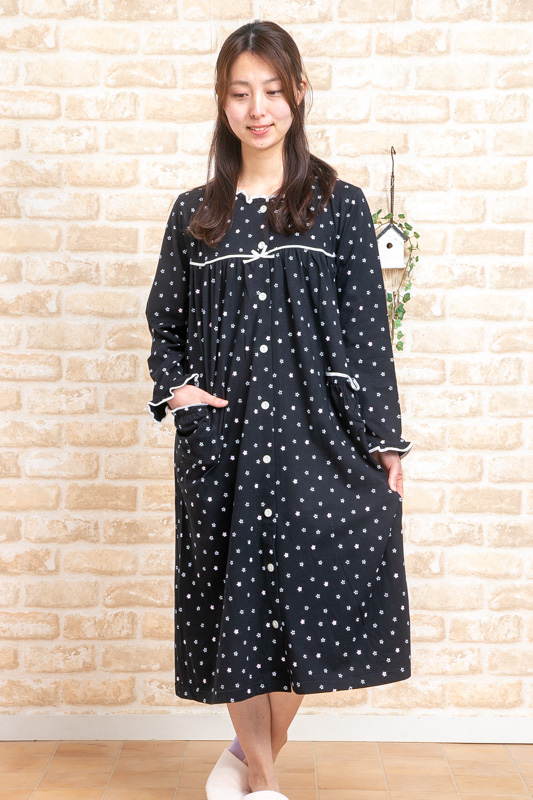 肌に優しい綿100 天竺ニット地幾何フラワー柄 前開きタイプワンピース長袖 春 初秋向き ネグリジェ 入院準備 マタニティパジャマにの通販はau Pay マーケット 部屋着の時間