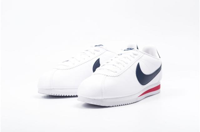 クラシック コルテッツ ナイキ スニーカー Nike Classic Cortez Leather ホワイト ネイビー 海外限定の通販はau Pay マーケット World Ships