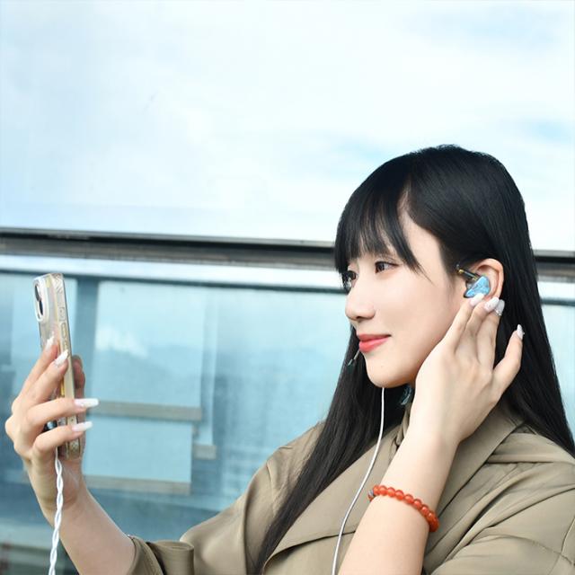 (在庫限り) KINERA GRAMR PRO MMCX イヤホンケーブル オーディオアクセサリ マイク付き ゲーミング キネラの通販は
