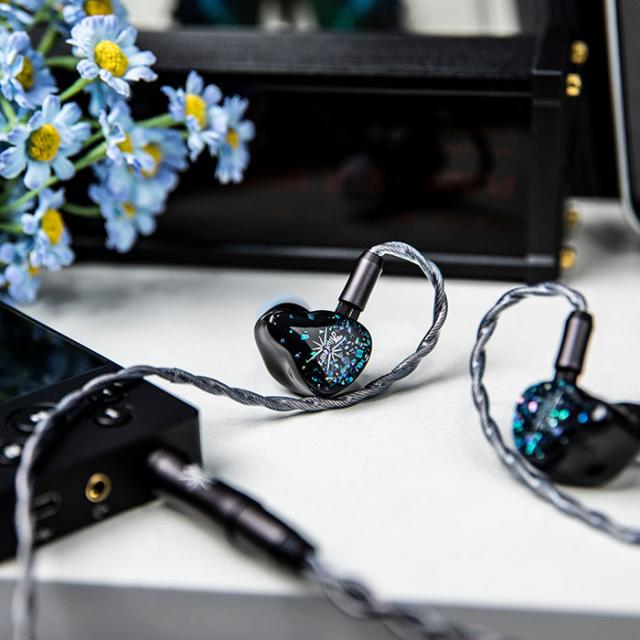 Kiwi Ears Astral Blue 有線イヤホン 4.4mm5極 バランス接続 3.5