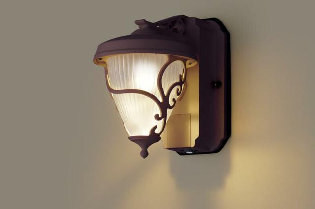 パナソニック(Panasonic) 壁直付型 LED 電球色 ポーチライト 拡散タイプ・密閉型 防雨型・FreePaお出迎え・明るさセンサ付・段調光省エネ型 LGWC80310KLE1 パナソニック 壁直付型 LED（電球色） ポーチライト 密閉型・拡散