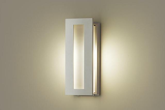 パナソニック　壁直付型 電球色 ポーチライト 密閉型 防雨型 FreePaお出迎え フラッシュ 明るさセンサ 40形電球1灯相当 LED内蔵　LGWC81300KLE1 パナソニック 壁直付型 LED（電球色） ポーチライト 密閉型 LED電球