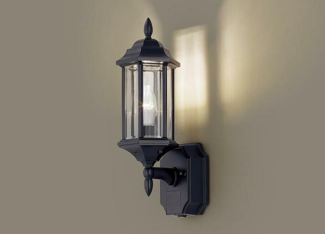 パナソニック　壁直付型 電球色 ポーチライト 密閉型 防雨型 FreePaお出迎え フラッシュ 明るさセンサ 40形電球1灯相当 LED内蔵　LGWC81300KLE1 パナソニック 壁直付型 LED（電球色） ポーチライト 密閉型 LED電球