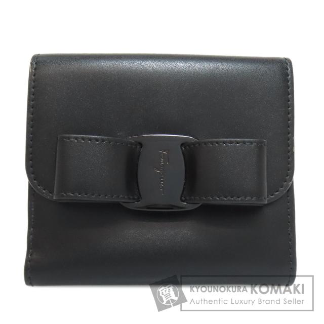 サルヴァトーレフェラガモ Salvatore Ferragamo  ヴァラリボン  二つ折り財布（小銭入れあり） 中古
