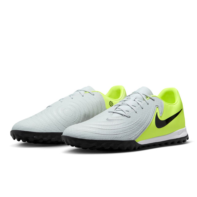 32％OFF！ ナイキ サッカー フットサル ターフシューズ ファントムGX 2 アカデミー TF メタリックシルバー トレシュー 【NIKE2024Q4】 FJ2577-003の通販は 5,329円