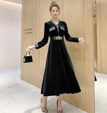 フレアワンピース ベルベットドレス 暖かい 細見え ボタン 秋冬 パーティー 結婚式 ディナー 二次会 お出かけ デート 黒 Vネック 無地 大の通販はau Pay マーケット つらら商店