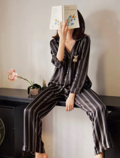 ルームウェア パジャマ 可愛い オシャレ 楽 リラックス 襟付き Vネック 黒 白 グリーン キャラクター  犬 猫 ストライプ 長袖 部屋着 お家時間 セットアップ 上下セット 春 秋 大人女子 シンプル シック キュート 人気