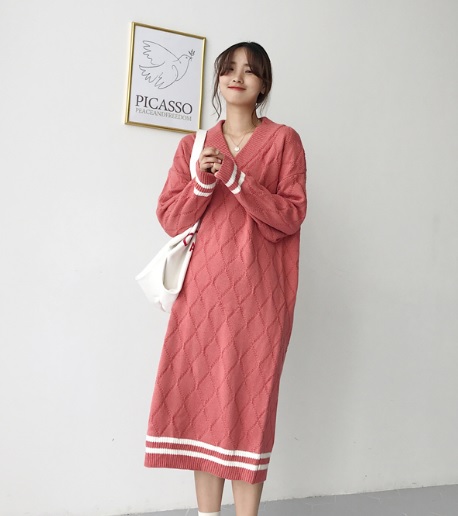 ニットワンピース ｖネック ミモレ丈 長袖 ライン ゆったり 大人可愛い 秋冬 トレンド 黒 ピンク ブルー 10代 代 30代 お出かけ デートの通販はau Pay マーケット つらら商店